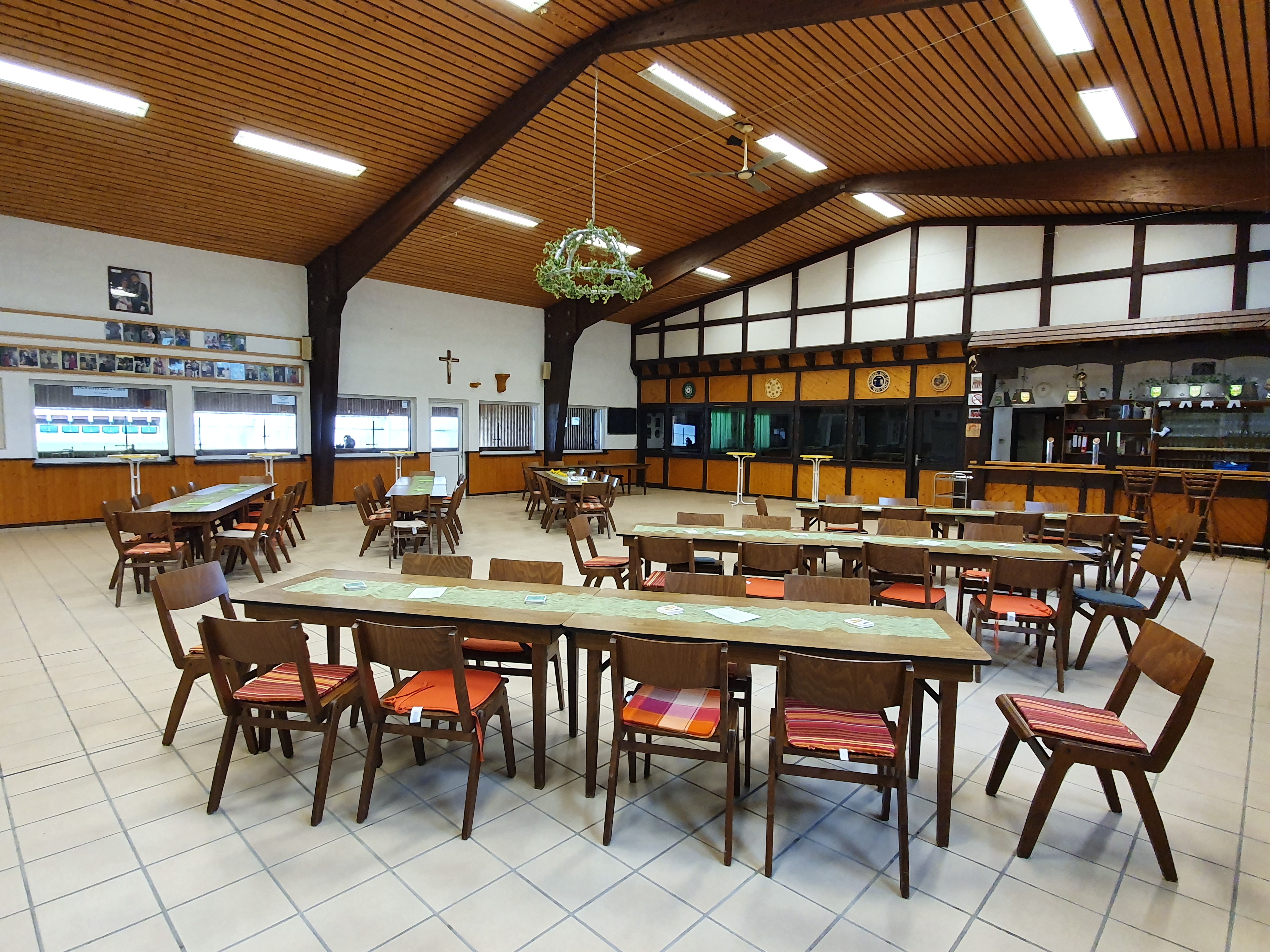Hallenansicht Theke